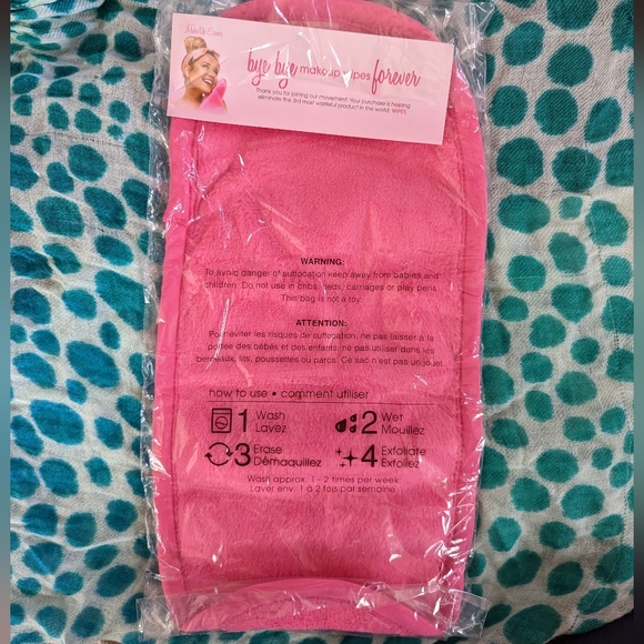 Makeup Eraser - Picture 3 of 3